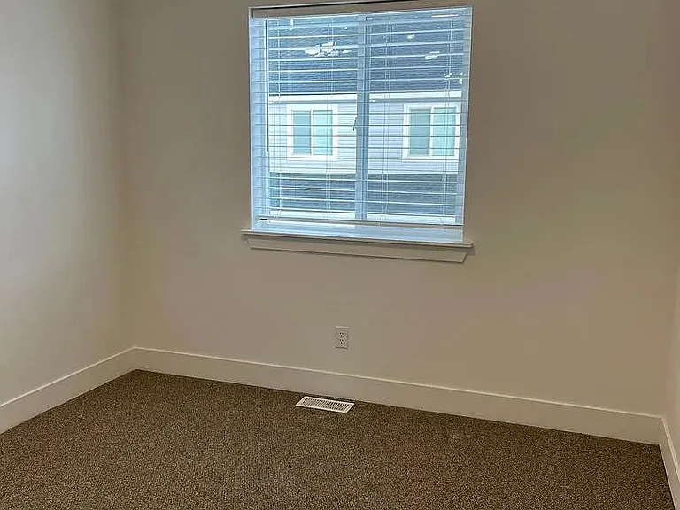 651 S 2400 W — Photo 48