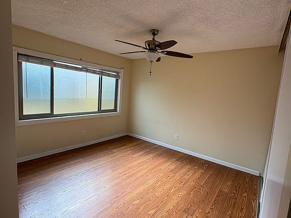 4th image of 370 Temple Ave APT 9
