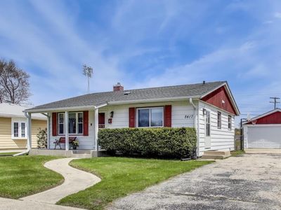 8417 19th AVENUE, Kenosha, WI, 53143