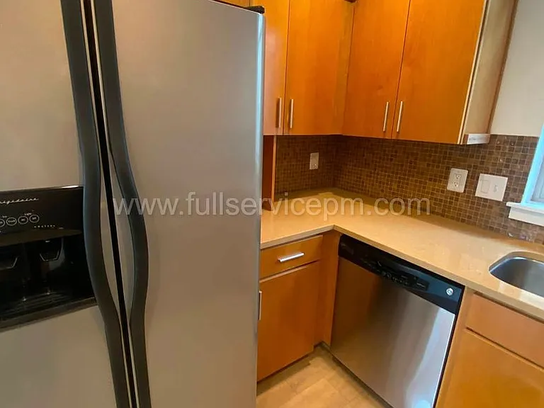 210 Boston St #B — Photo 14