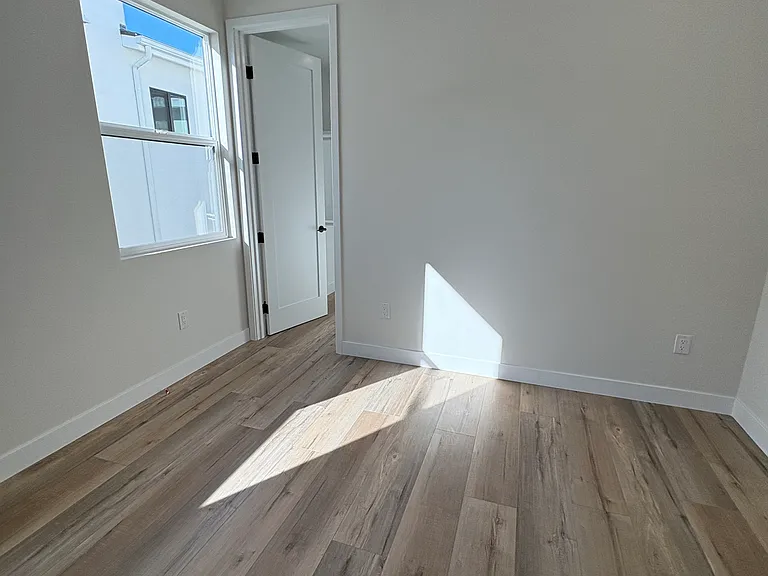 260 Donax Ave — Photo 47