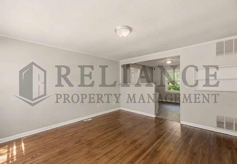 1126 S Silverdale Ct — Photo 13