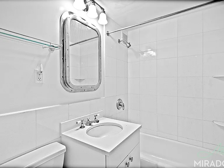255 W 14th St #5J — Photo 6