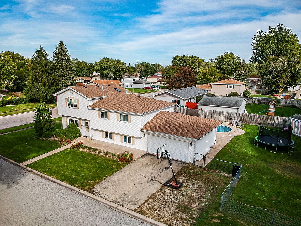1st image of 31 Hilltop Dr