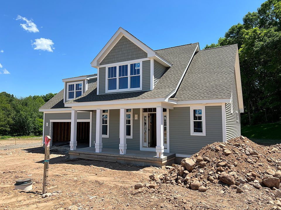 2nd image of 15 Applegate Ln