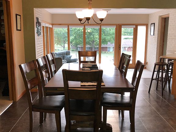 4th image of 304 S Hilldale Ave