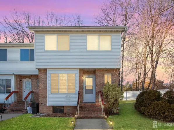 23 Wood Acres Dr, North Brunswick, NJ 08902