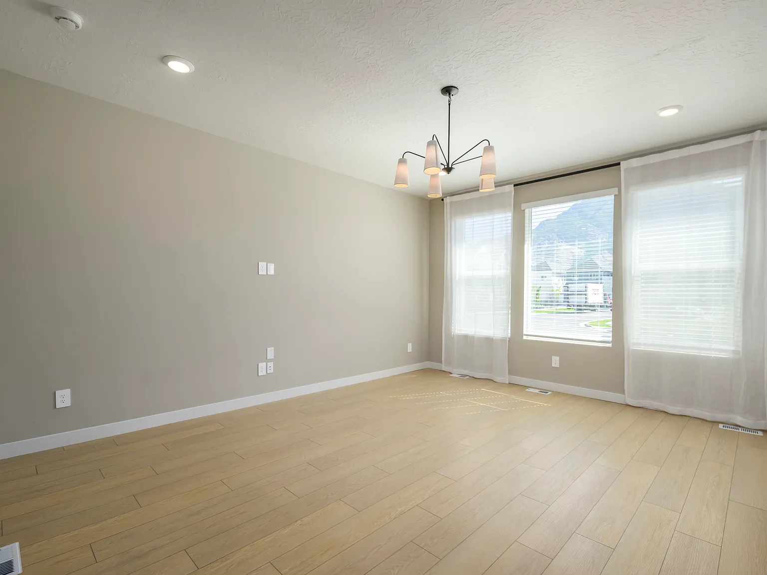 10019 N Featherstone Dr — Photo 4