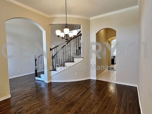 3rd image of 148 Stevenson Dr