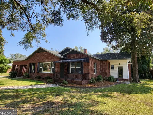 210 Parker Ave N, Brooklet, GA 30415