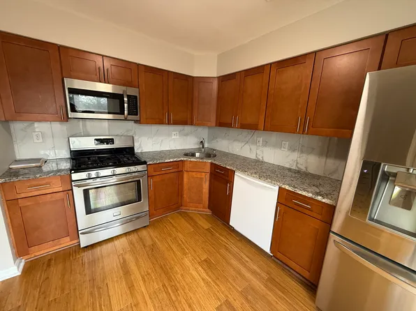 58 Canterbury Cir, Somerset, NJ 08873