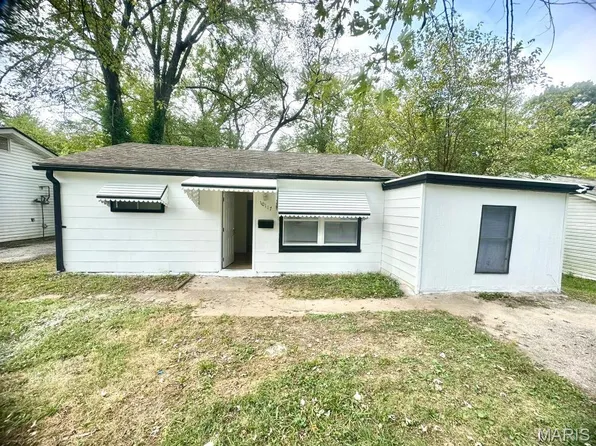 10117 Duke Dr, Saint Louis, MO 63136