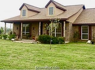 17836 Macey Rd, Hearne, TX 77859