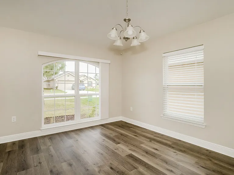 1004 Kellogg Dr — Photo 4