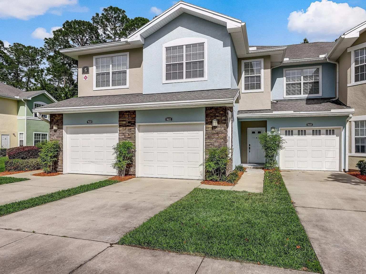 3 bed, 2.5 bath, 1477 sqft, $2,200 — Photo 2