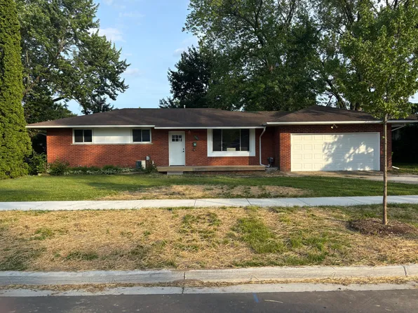 901 Briarwood Ln #1, Fenton, MI 48430