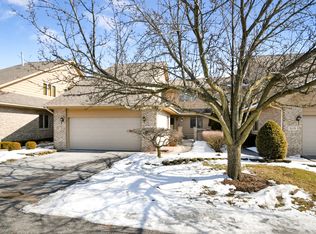 9115 Del Prado Dr, Palos Hills, IL 60465