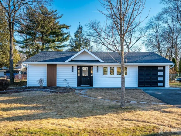 20 Starling Rd, Kendall Park, NJ 08824