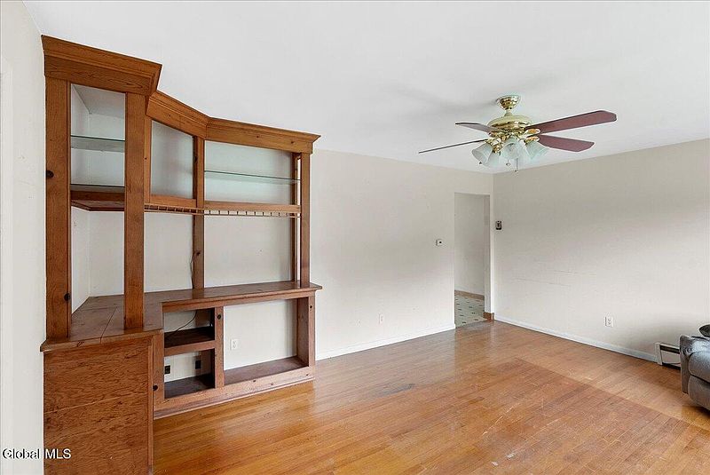 3rd image of 19 Cathlie Drive