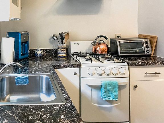 3rd image of 617 Breckenridge St #1