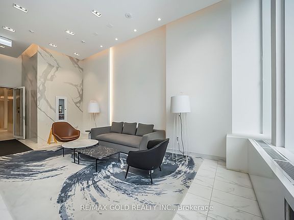 4th image of 230 Simcoe St #2818