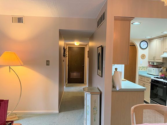 4th image of 505 Redondo Dr APT 411