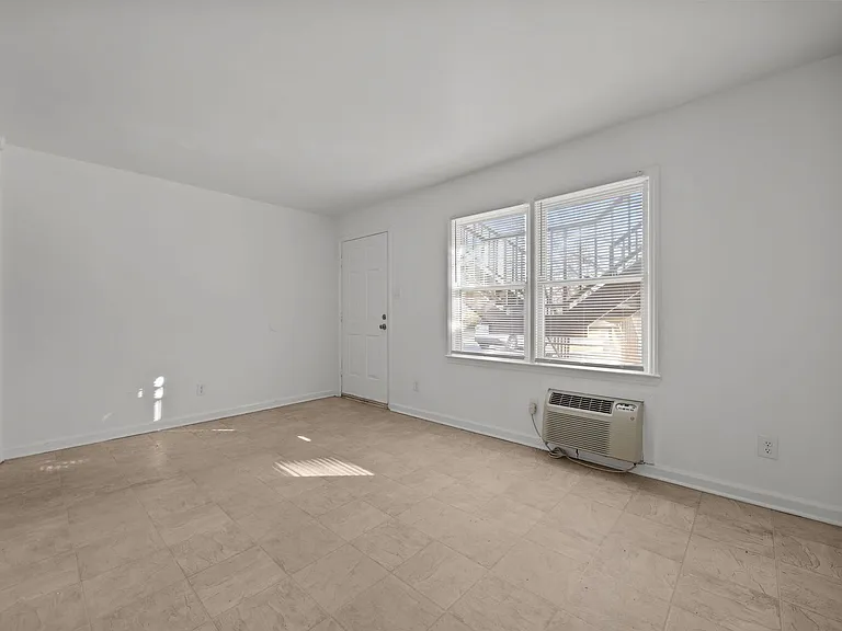 1605 N Roxboro St — Photo 26