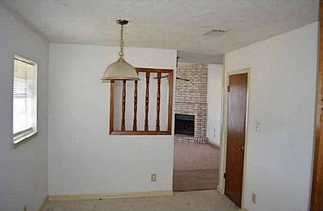 4th image of 2304 Yosemite Dr