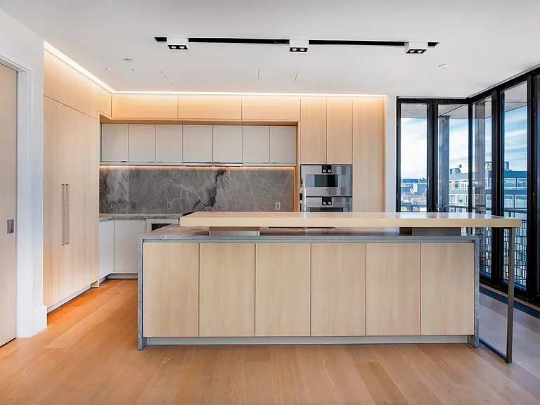 100 Vandam St #11A — Photo 3