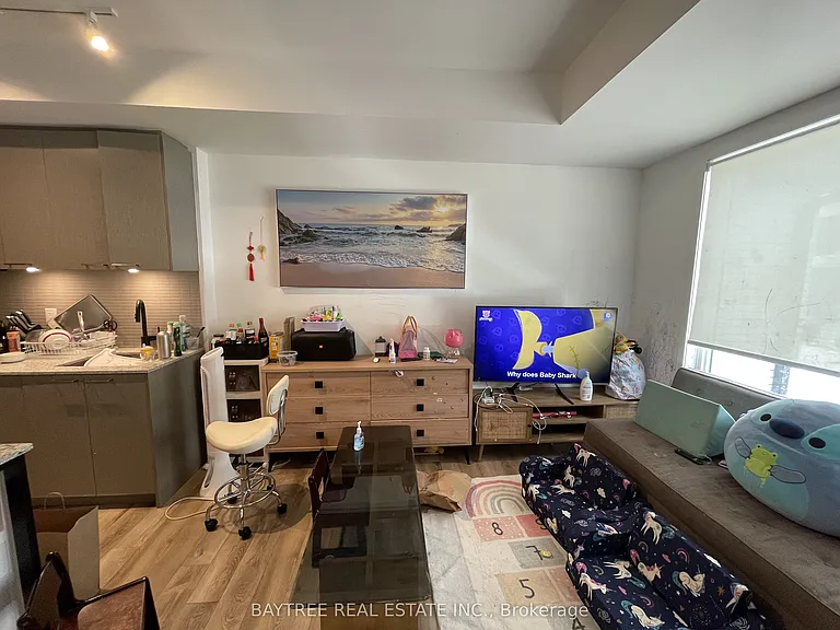 40 Ed Clark Gdns #Townhouse 21 — Photo 4