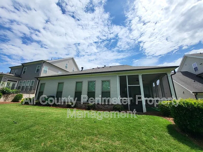 819 Olmsted Ln — Photo 25