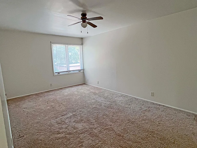 4903 California St #4 — Photo 13