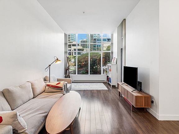3rd image of 2077 Rosser Ave #101