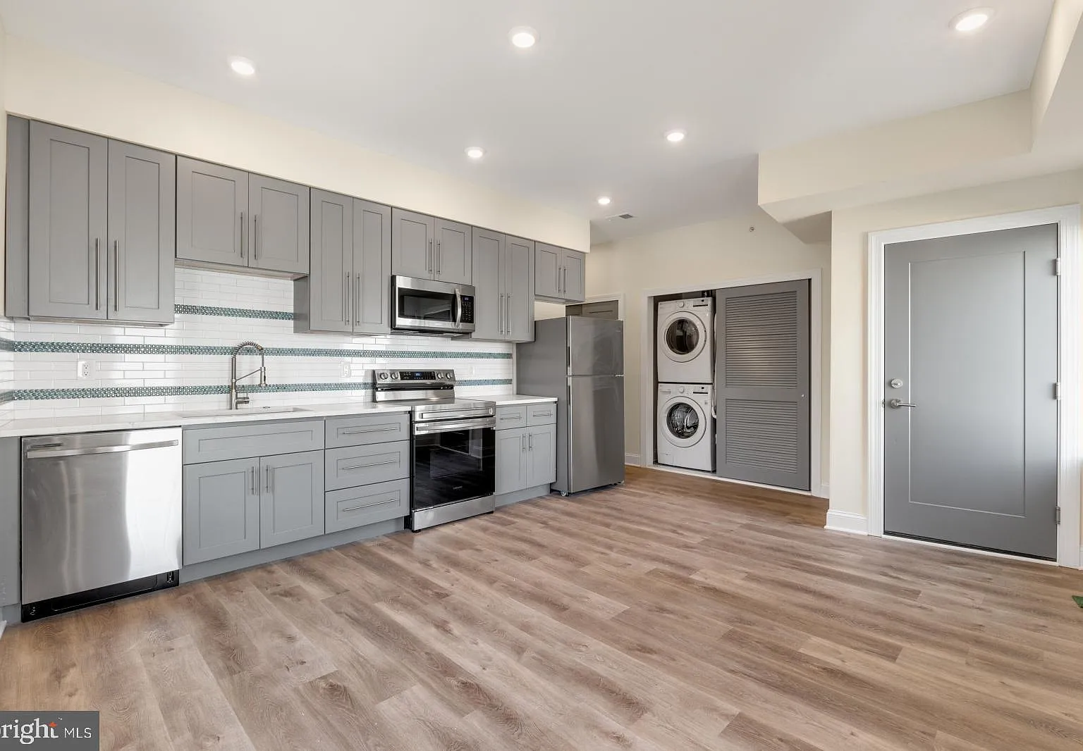 3 bed, 2.0 bath, $1,950 — Photo 2