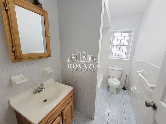 3rd image of 40 Wainwright St #1A