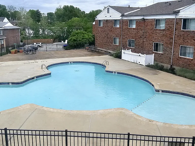 Marlborough Trails Apartments — Photo 21