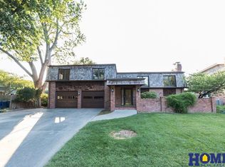 720 Hazelwood Dr, Lincoln, NE 68510
