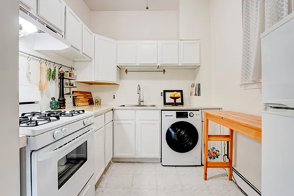 Sold by Compass | media 5