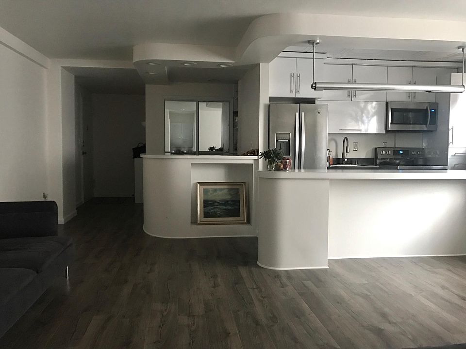 1st image of 11720 Edgewater Dr APT 149