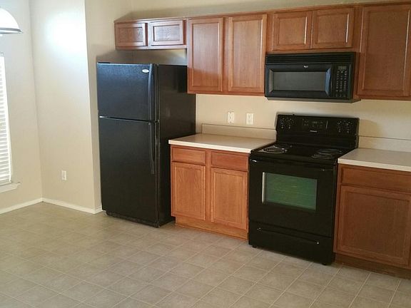 3rd image of 4813 Topaz Ln