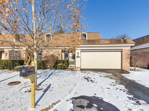 2764 Wilshire Ln #2764, Northbrook, IL 60062