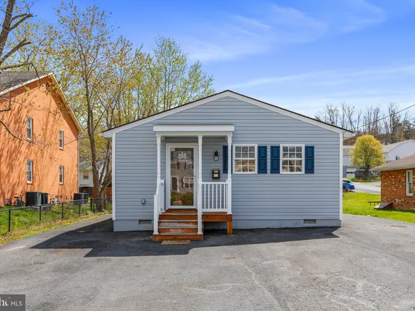 277 S Charles St, Strasburg, VA 22657