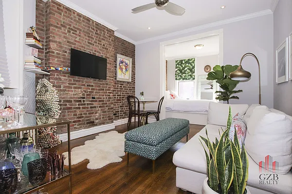 Rented by Avenues Real Estate | media 23