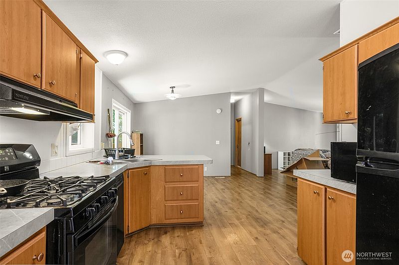 5th image of 2035 Chico Way NW