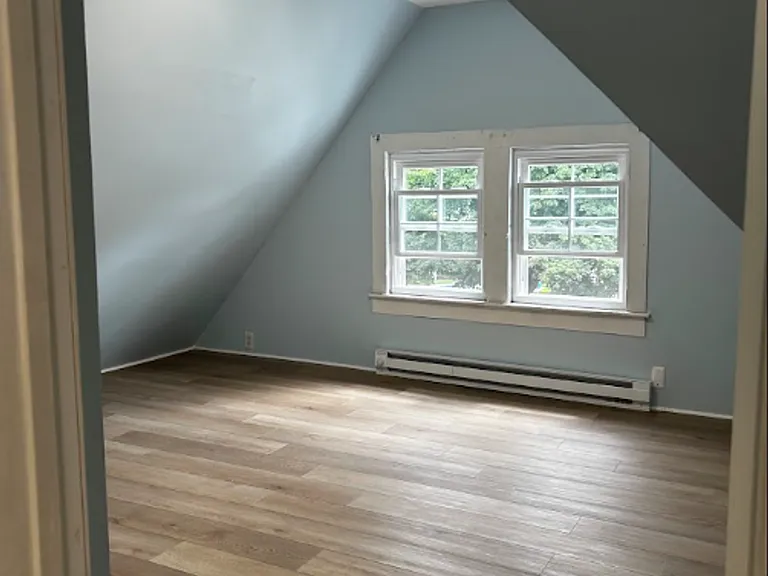 1638 Sanderson Ave — Photo 76