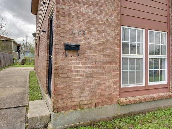 3rd image of 3109-11 Americus St