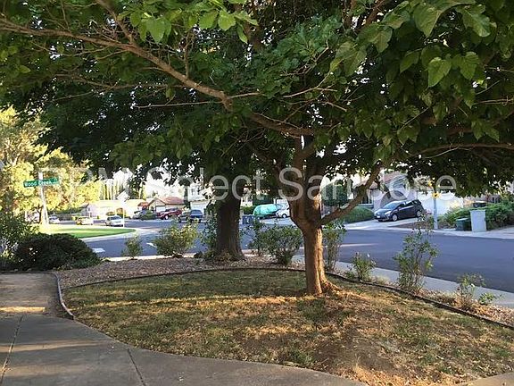 3rd image of 1500 Astoria Dr