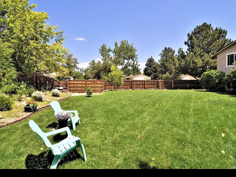 6515 S Dudley Way — Photo 4