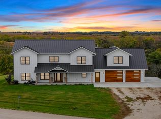 2183 Waterview Ln, Lansing, IA 52151