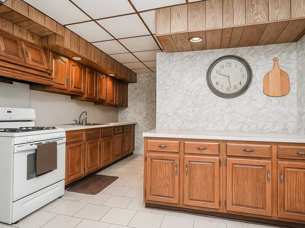 2055 Coleman Street image 16 of 26